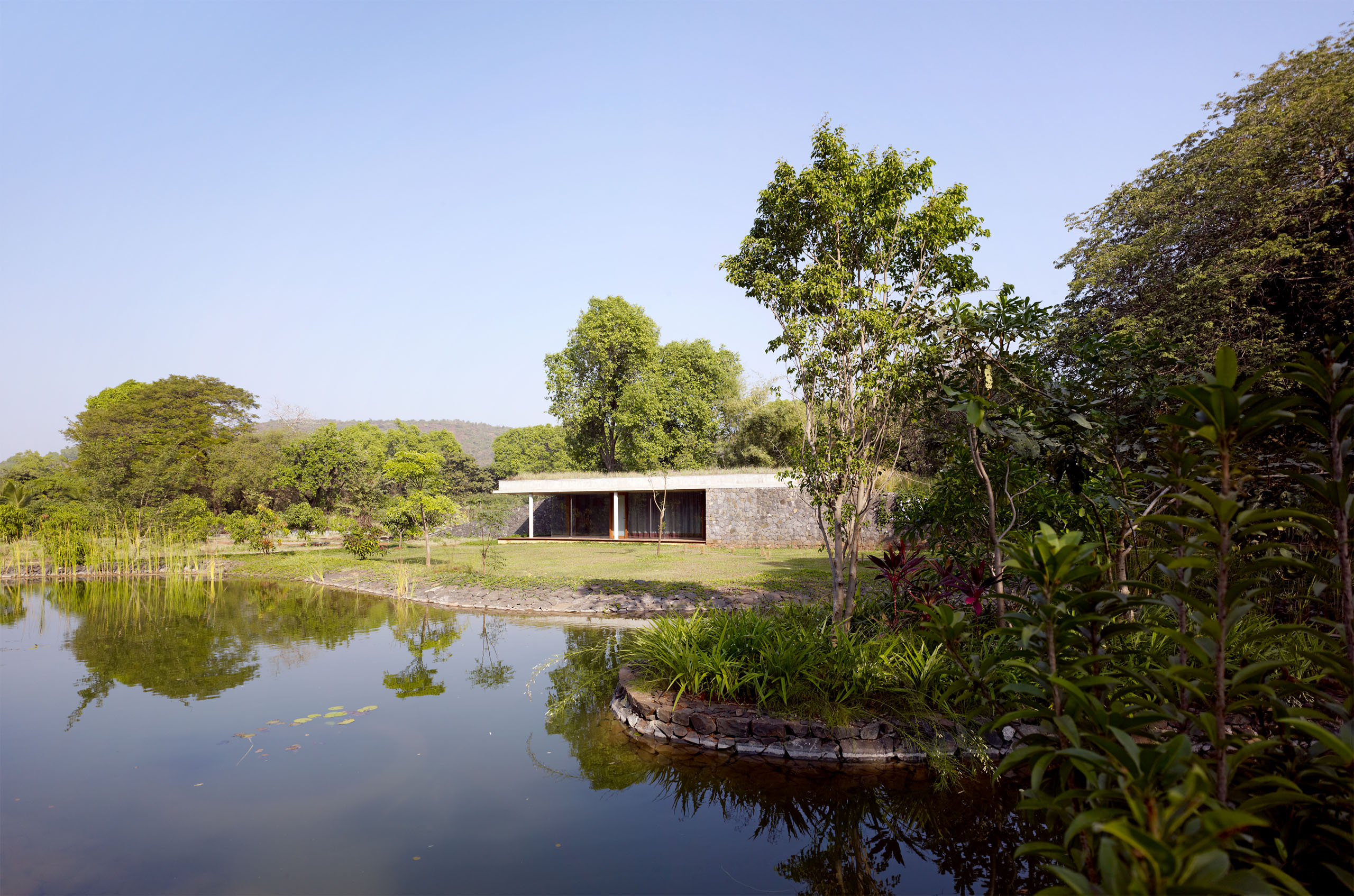 E12373 032095p j2560